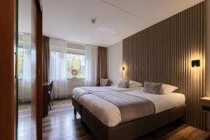 50|50 Hotel Belmont