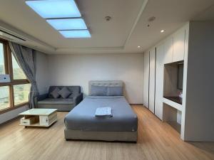 Clark Central 1BR Stay