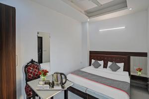 Signature Hotel Noida-62