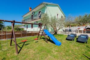 Apartment Jadranka with Private Pool & Valley View in Green Istria