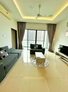 Master Room, Skyville 8, Benteng