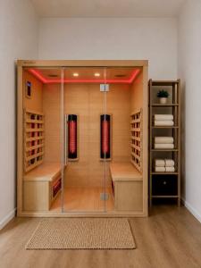 Golden Calm - Private Sauna & Balcony