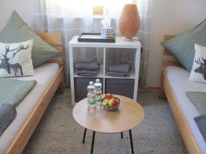 #6 Komfortables sonniges Gästezimmer mit 2 Betten, Gemeinschaftsbad, W-Lan frei, Airport nah