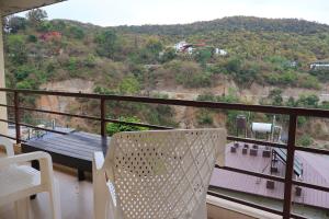 Home in the Hills, Resort & Restaurant