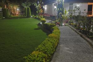 Home in the Hills, Resort & Restaurant