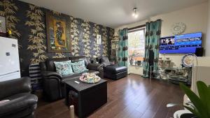 Cosy room in a very warm decorated family house Glasgow