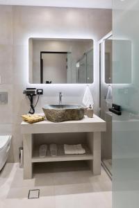 Prime Location - Moid Urban Suites