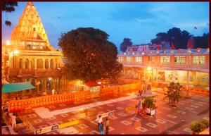 NEAR MAHAKALESHWAR TEMPLE Vedam HOTEL Luxury AP INN Ujjain , Near Mahakaal Temple And Railway Station , Fully Air Conditioned Rooms , Wifi , BEST FAMILY HOTEL IN UJJAIN