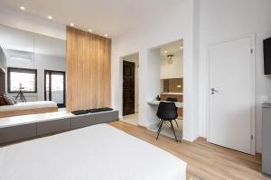 Luxury Central Studio with Balcony & City Views