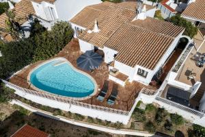3-Bedroom Home with Pool, Monte São Pedro -Luz