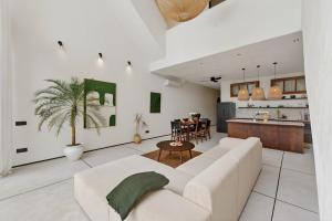 Villa Lou 2BDR Villa with Garden and Pool