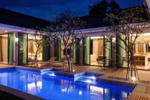 Twilight Vacation Home with Salt Pool & 3 Bedrooms