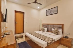 Hotel Urban Ramayan Best Air Condition Room With Lift And Free Parking