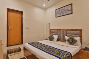 Hotel Urban Ramayan Best Air Condition Room With Lift And Free Parking