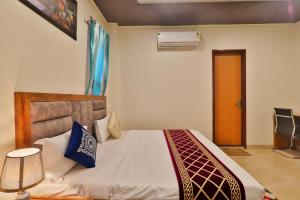 Hotel Urban Ramayan Best Air Condition Room With Lift And Free Parking