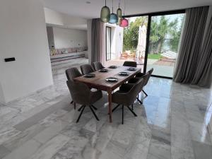 Villa de luxe, dans une résidence sécurisée, 8 mn de la plage