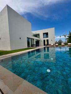 Villa de luxe, dans une résidence sécurisée, 8 mn de la plage