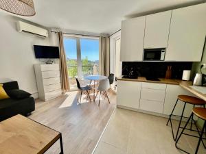 Villa Antorini Style