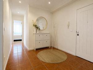 Private Parking! 2BR Ensuite, 3 Baths, 5min Metro