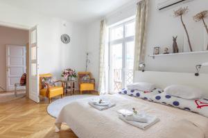Gorgeous flat right near the City Center