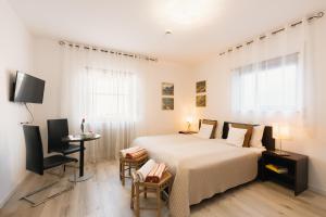 B&B GoldRain