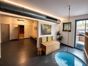 B&B GoldRain