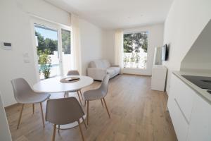 TWINSANDBI Apartments A