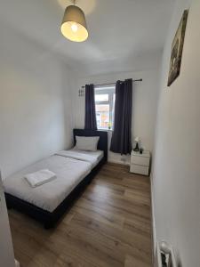 Spacious 4 Bedroom House in Dagenham