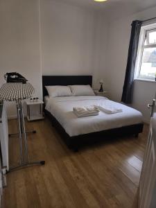 Spacious 4 Bedroom House in Dagenham