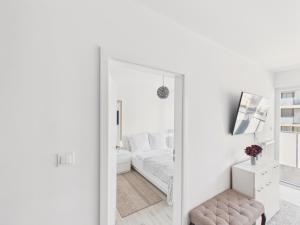 Baltic Calm Kasprowicza Apartment by Solarento
