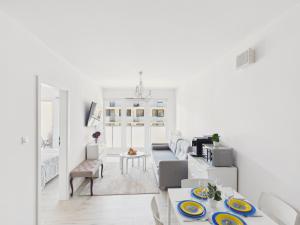 Baltic Calm Kasprowicza Apartment by Solarento
