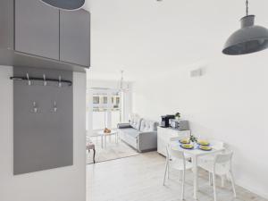 Baltic Calm Kasprowicza Apartment by Solarento