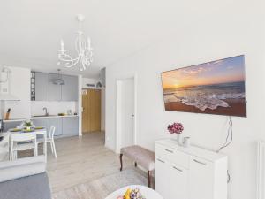 Baltic Calm Kasprowicza Apartment by Solarento