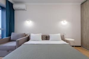 10-41b Kvartet, Vasyl Lypkivskyi 16b, Kyiv, railway station, metro nearby, fantastic city view, Petrovdom Apartment