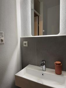 1 Single Big Room Apartment with Big Terrace, Kitchen, Sauna