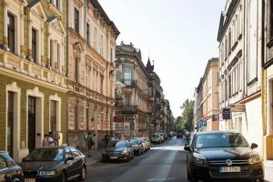 3bedroom apartment, close to Main Station, with AC