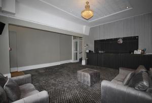 Hyde Park Court Hotel