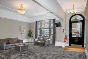 Hyde Park Court Hotel
