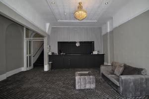 Hyde Park Court Hotel