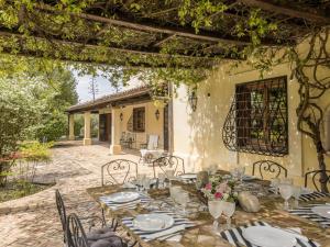 Villa Luxury Villas near Rome by Interhome