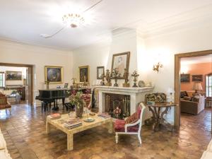 Villa Luxury Villas near Rome by Interhome