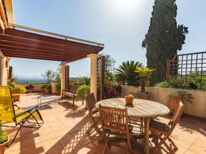 Apartment Domaine de la Luquette-2 by Interhome