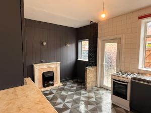 Oldham stays 3 bed house