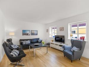Apartment Loreia - 300m from the sea by Interhome