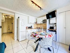 Apartment Les Amphores by Interhome