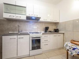 Apartment Vjeka by Interhome
