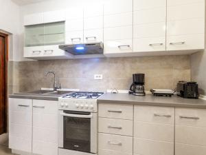 Apartment Vjeka by Interhome