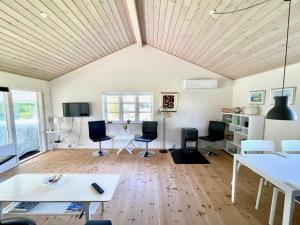 Holiday Home Annelouise - 180m to the fjord by Interhome