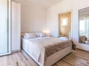 Apartment Villa Mare-3 by Interhome