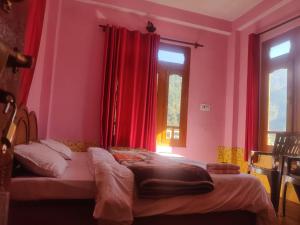 Suraj Guest House and Cafe